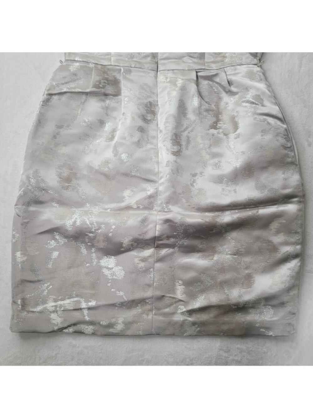 White House Black Market Women's Sleeveless Silver Jacquard Dress Size 4P - Picture 7 of 12